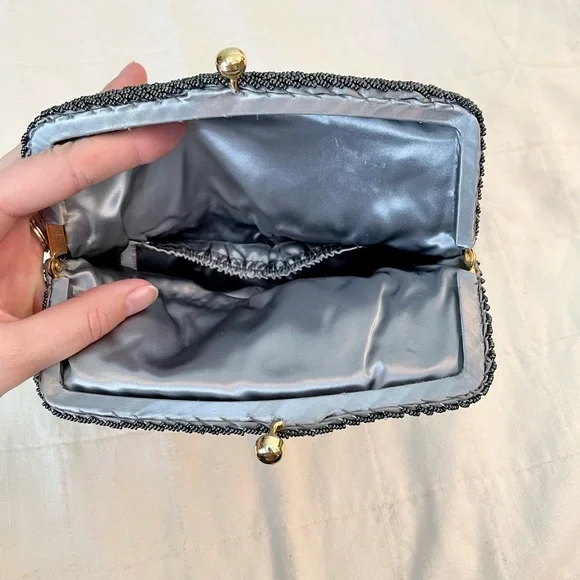 Vintage Charcoal Beaded Silk Kisslock Clutch - Picture 6 of 7